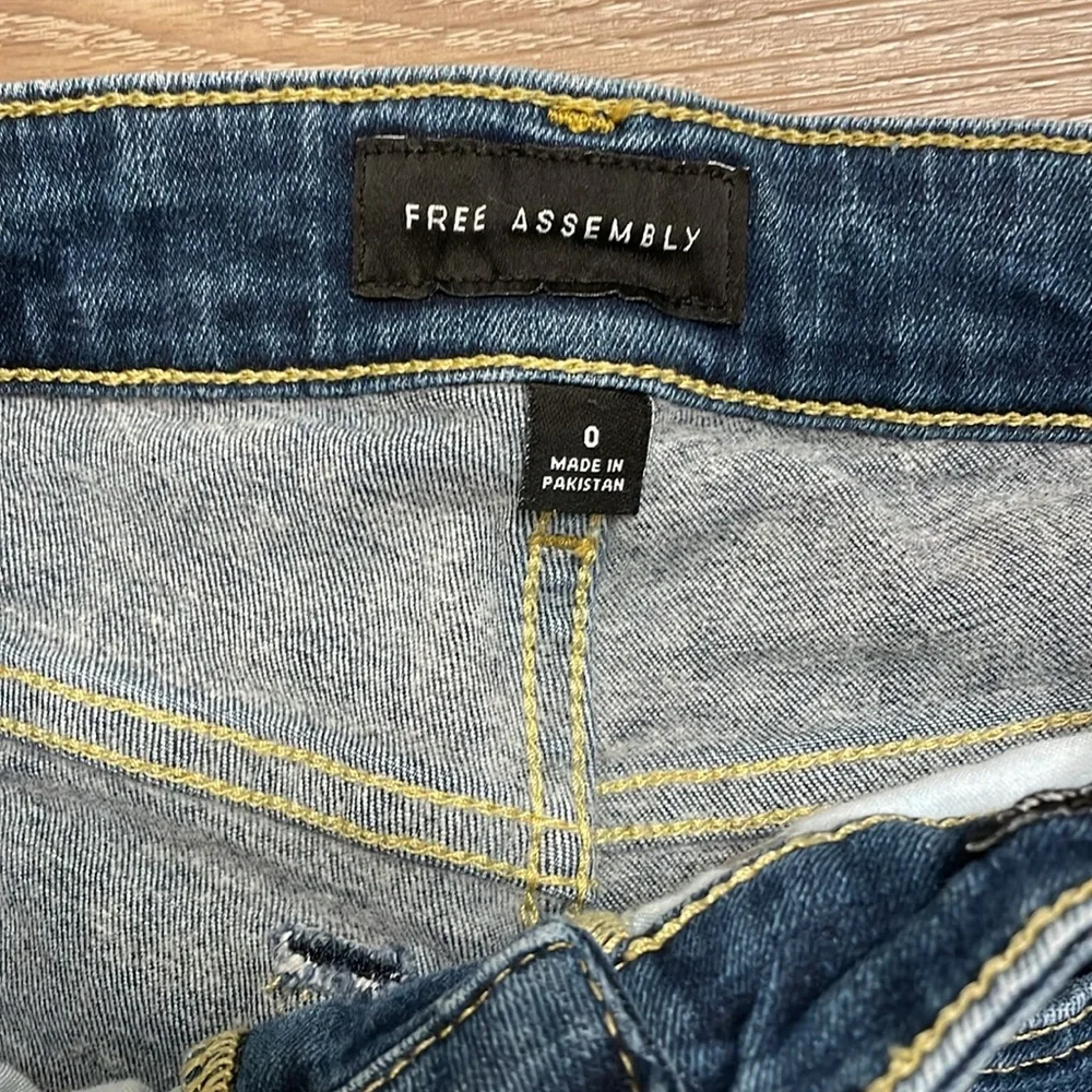 Free Assembly Jeans - Picture 6 of 10